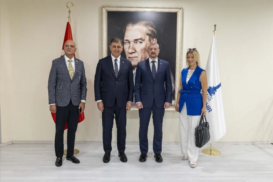 İzmir Büyükşehir Belediye Başkanı Cemil Tugay: “İzmir tarım, ticaret ve turizm alanlarında kendini geliştirmeye devam ediyor”